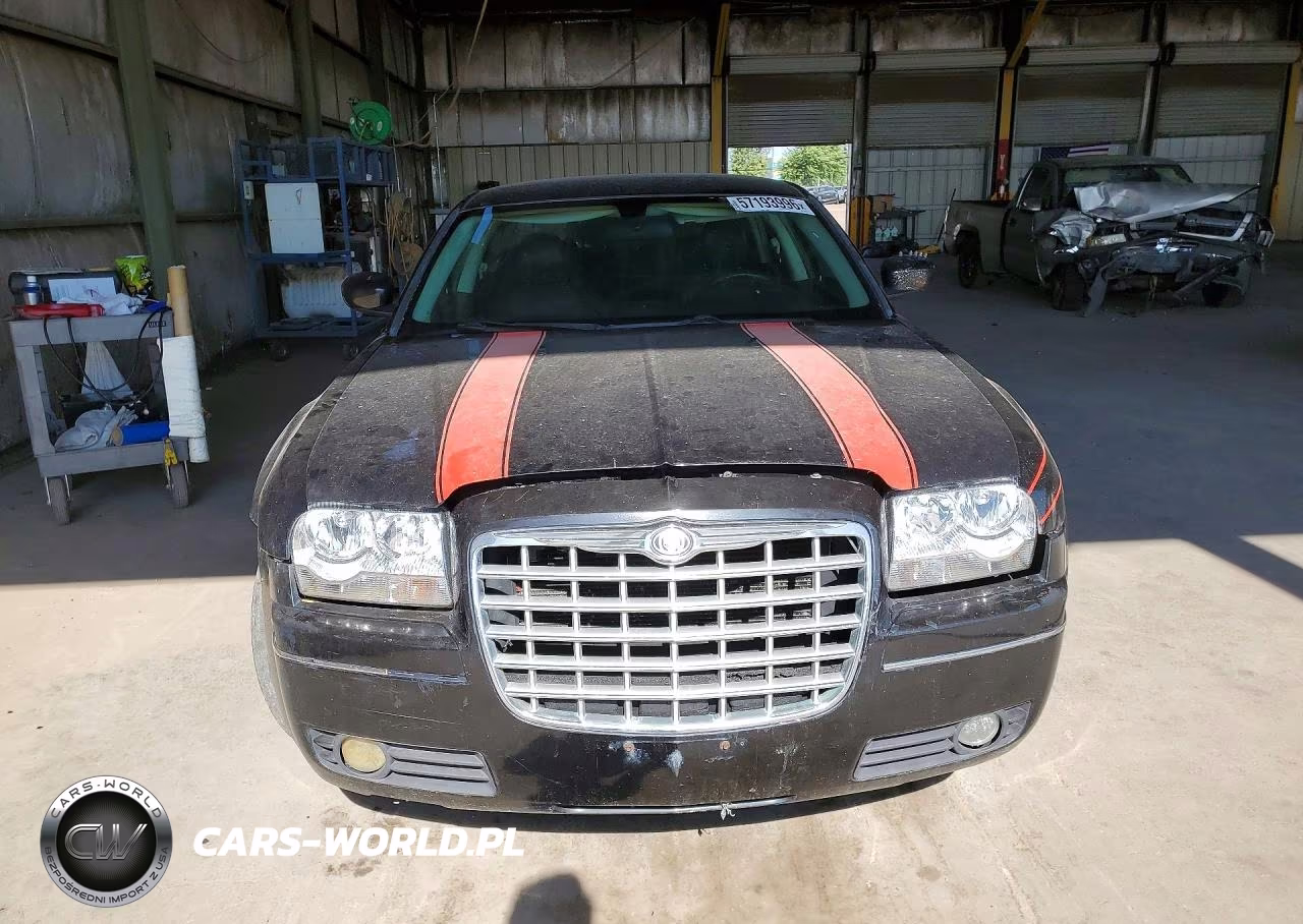 2010 Chrysler 300 Touring VIN:2C3CA5CV3AH195740 - 5