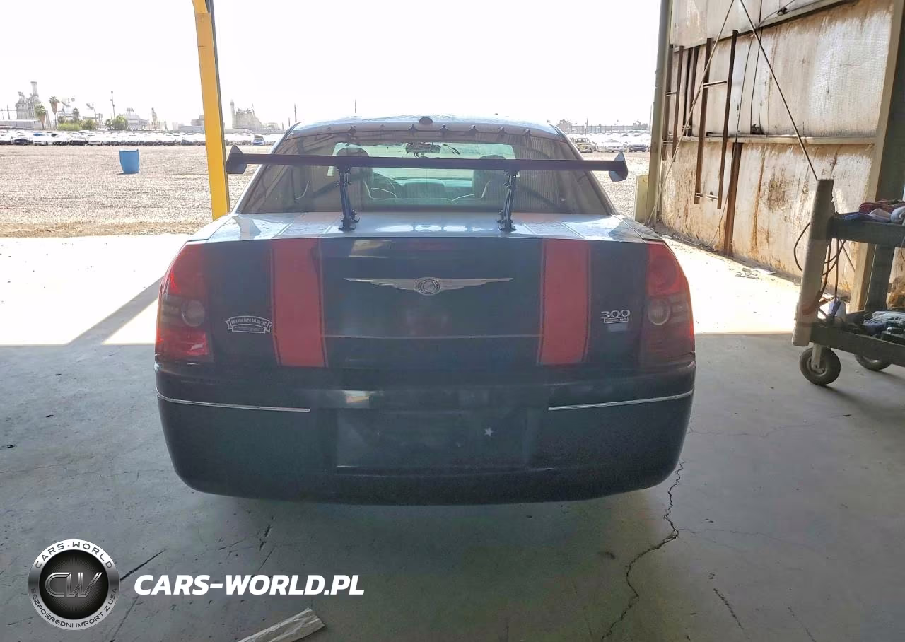 2010 Chrysler 300 Touring VIN:2C3CA5CV3AH195740 - 6