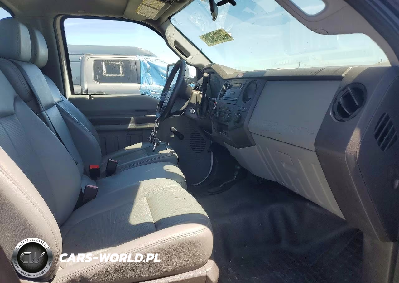 2011 Ford F550 Super Duty VIN:1FDUF5HT7BEC17543 - 10