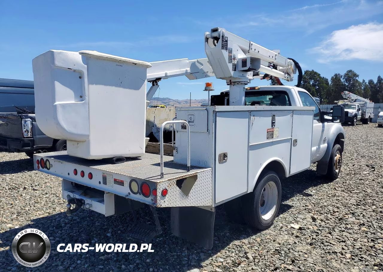 2011 Ford F550 Super Duty VIN:1FDUF5HT7BEC17543 - 3