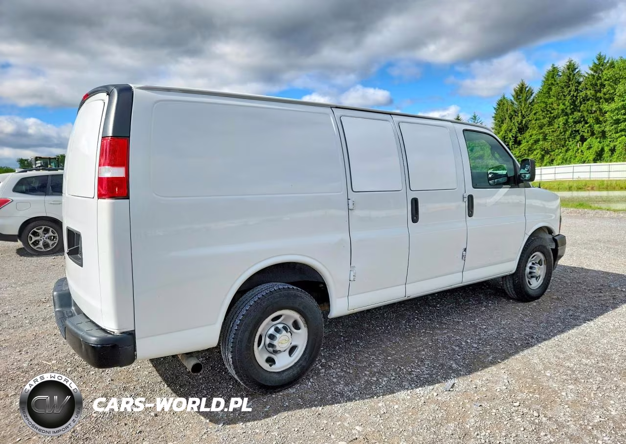 2020 Chevrolet Express G2500 VIN:1GCWGAFP2L1259829 - 3
