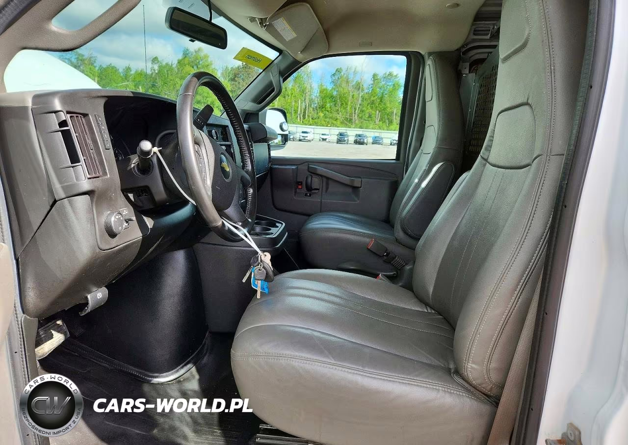 2020 Chevrolet Express G2500 VIN:1GCWGAFP2L1259829 - 7