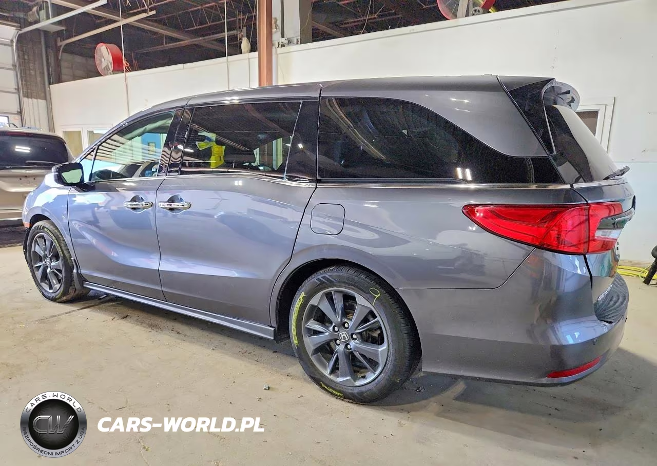 2022 Honda Odyssey Touring VIN:5FNRL6H82NB503792 - 2