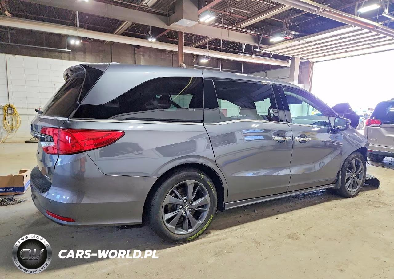 2022 Honda Odyssey Touring VIN:5FNRL6H82NB503792 - 3
