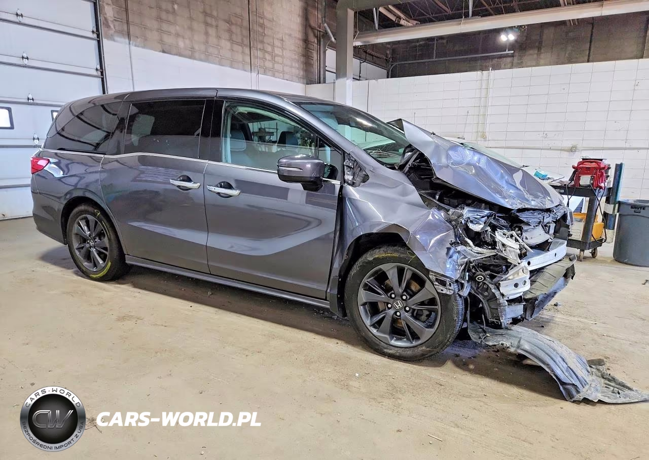2022 Honda Odyssey Touring VIN:5FNRL6H82NB503792 - 4