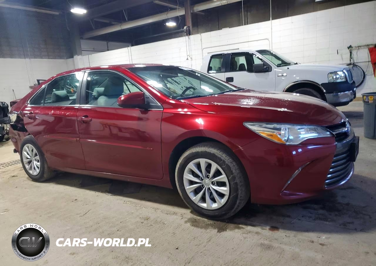 2015 Toyota Camry Le VIN:4T1BF1FK4FU949196 - 4