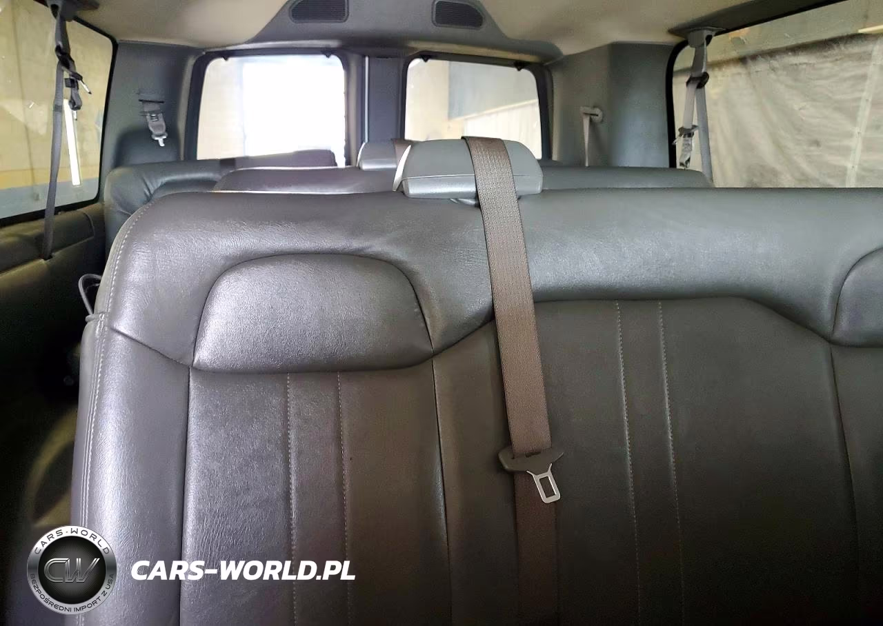 2024 Chevrolet Express G3500 Ls VIN:1GAZGNF77R1256317 - 10