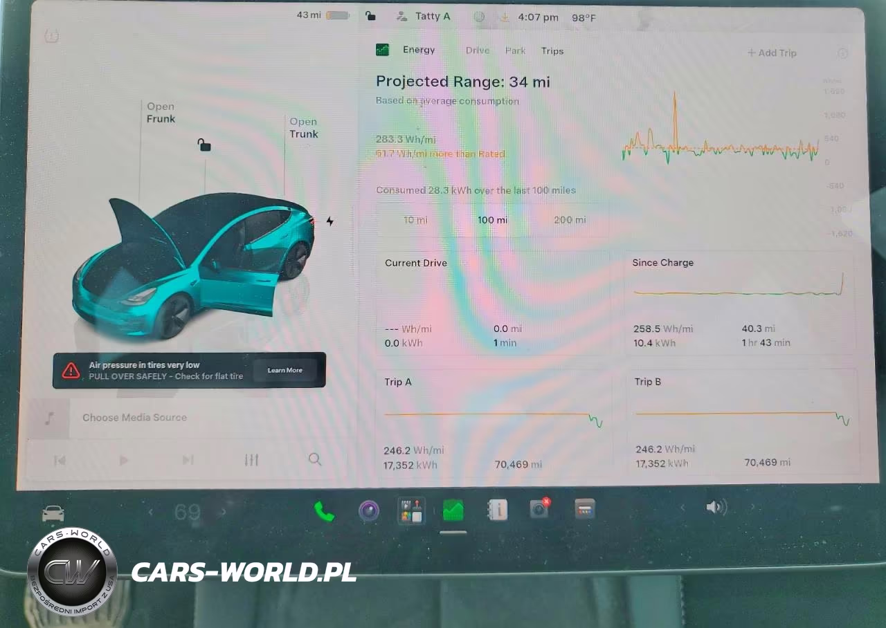2023 Tesla Model 3 VIN:5YJ3E1EA8PF576758 - 9