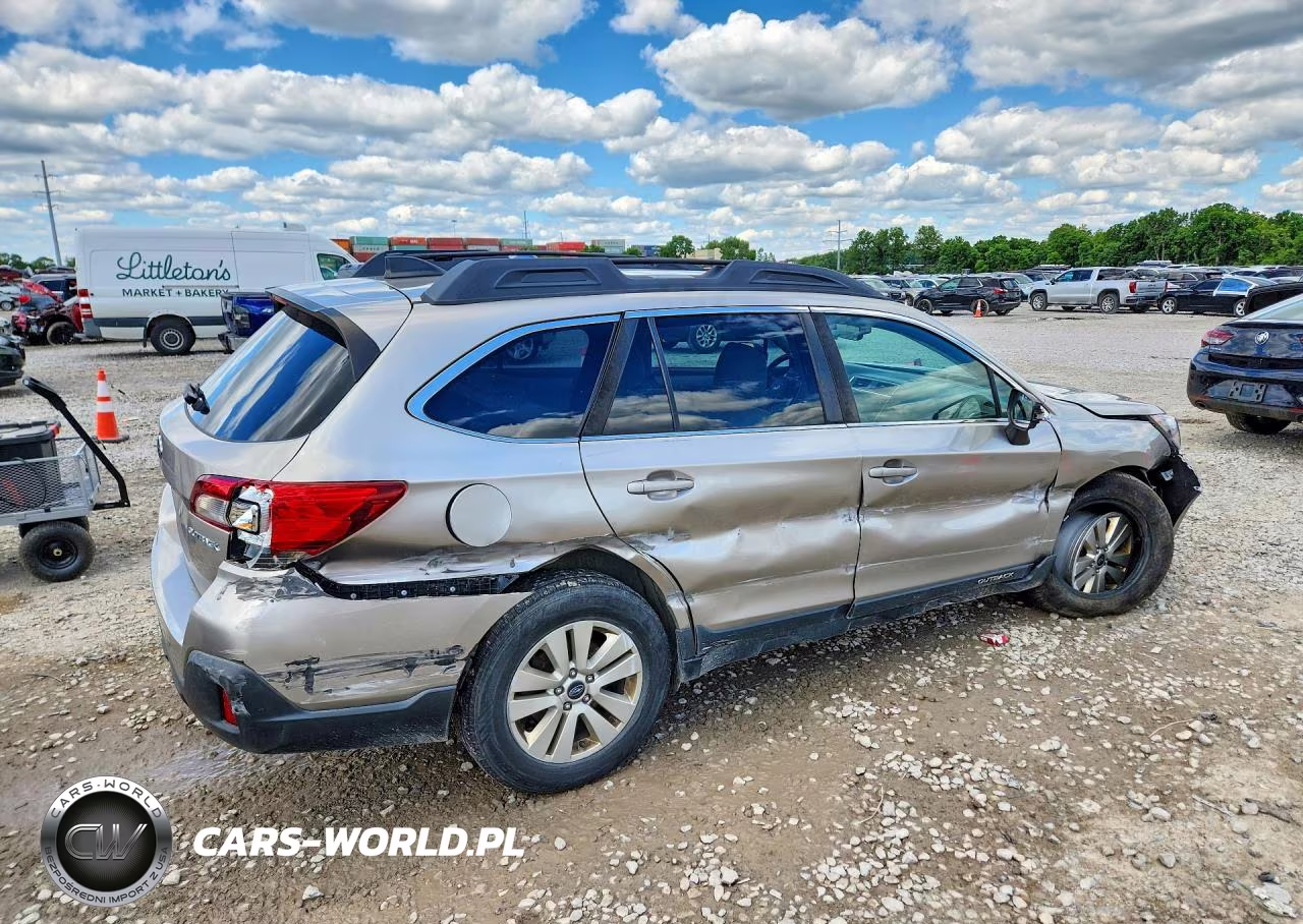 2018 Subaru Outback 2.5I Premium VIN:4S4BSAFC5J3270914 - 3