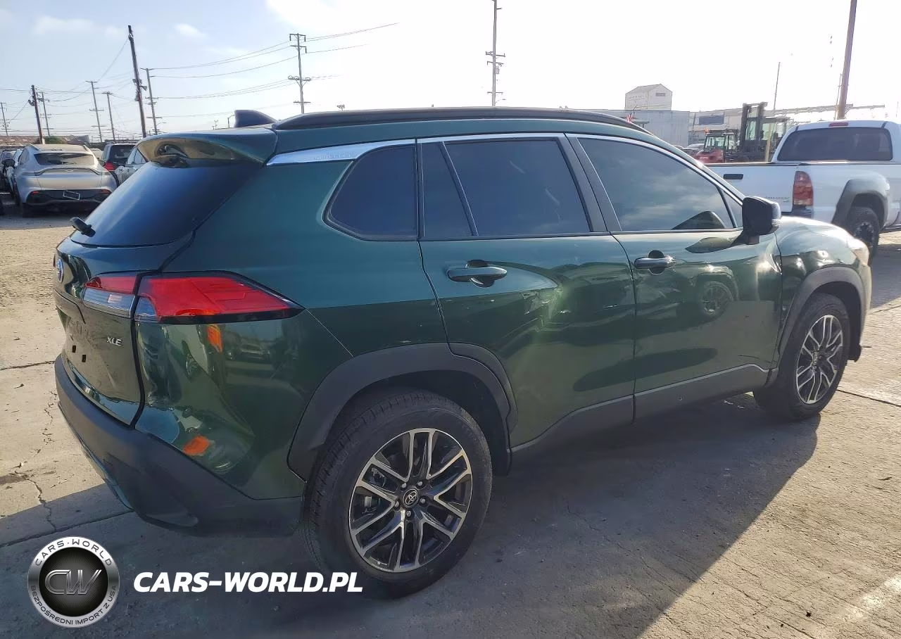 2026 Toyota Corolla Cross Xle VIN:7MUDAAAG5TV166697 - 3