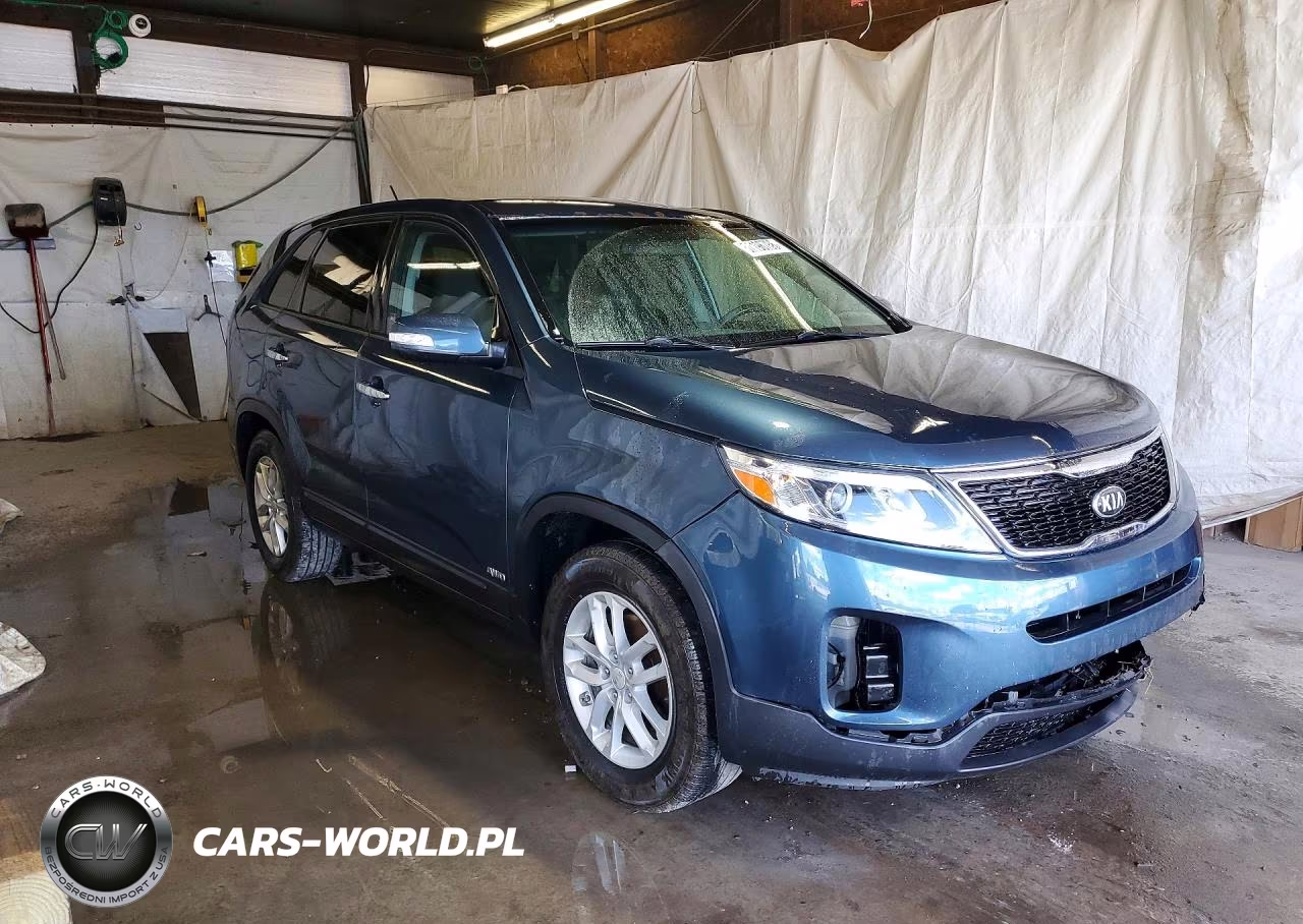 2015 Kia Sorento Lx VIN:5XYKTCA60FG609614 - 4