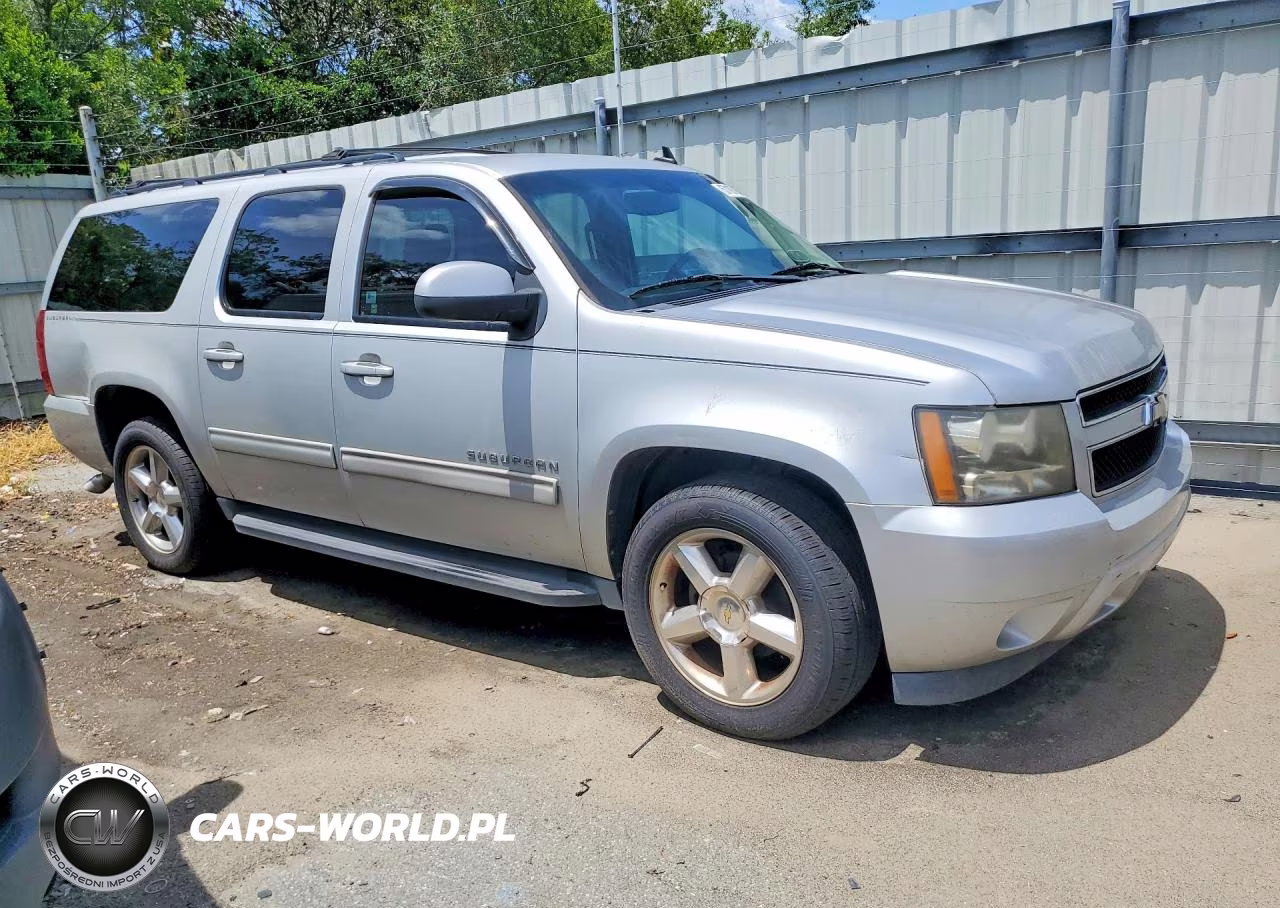 2011 Chevrolet Suburban C1500 Ls VIN:1GNSCHE02BR147983 - 4
