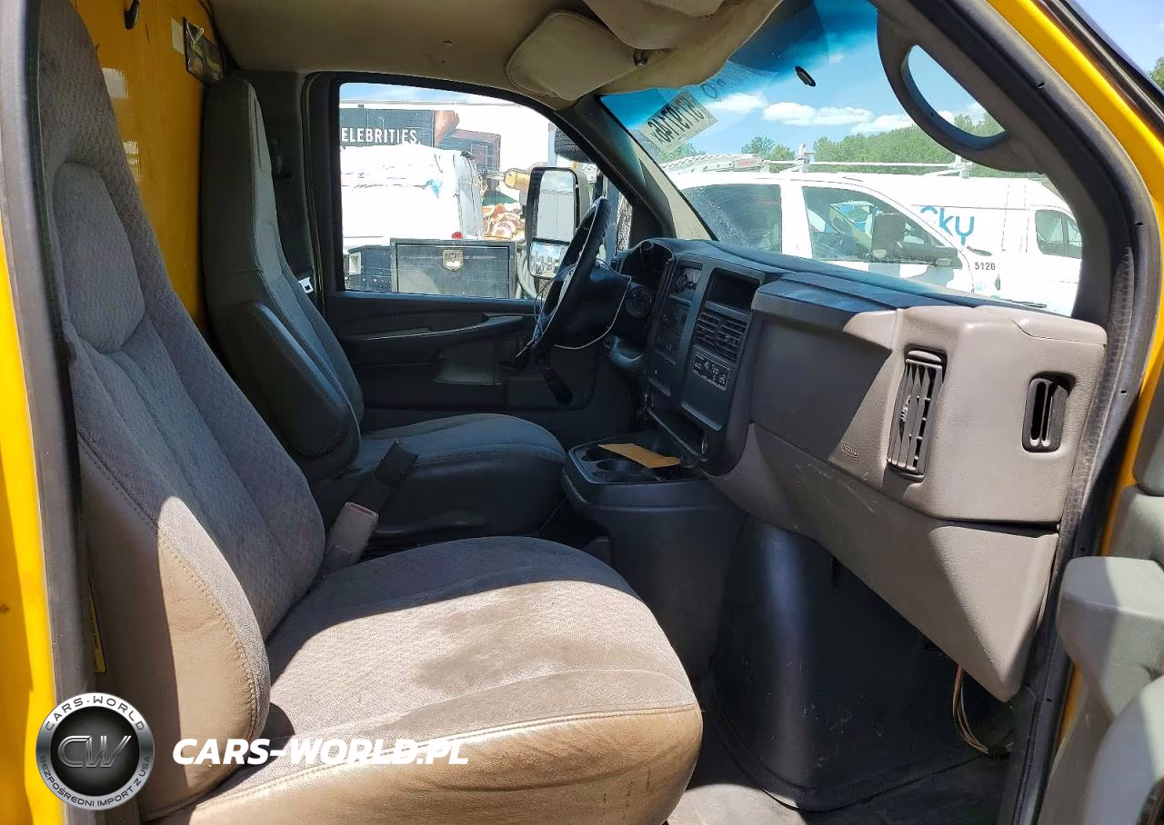2006 GMC Savana Cutaway G3500 VIN:1GDHG31U461901937 - 5
