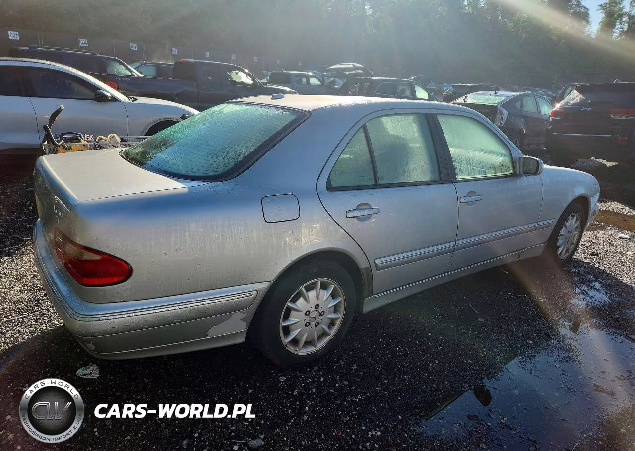 2001 Mercedes-Benz E 320 4Matic VIN:WDBJF82J61X054336 - 3