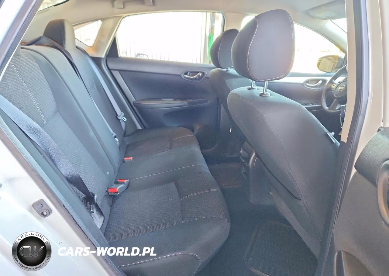 2018 Nissan Sentra S VIN:3N1AB7AP0JY299907 - 10