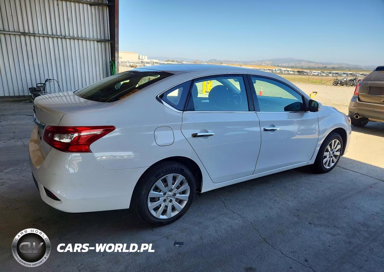 2018 Nissan Sentra S VIN:3N1AB7AP0JY299907 - 3