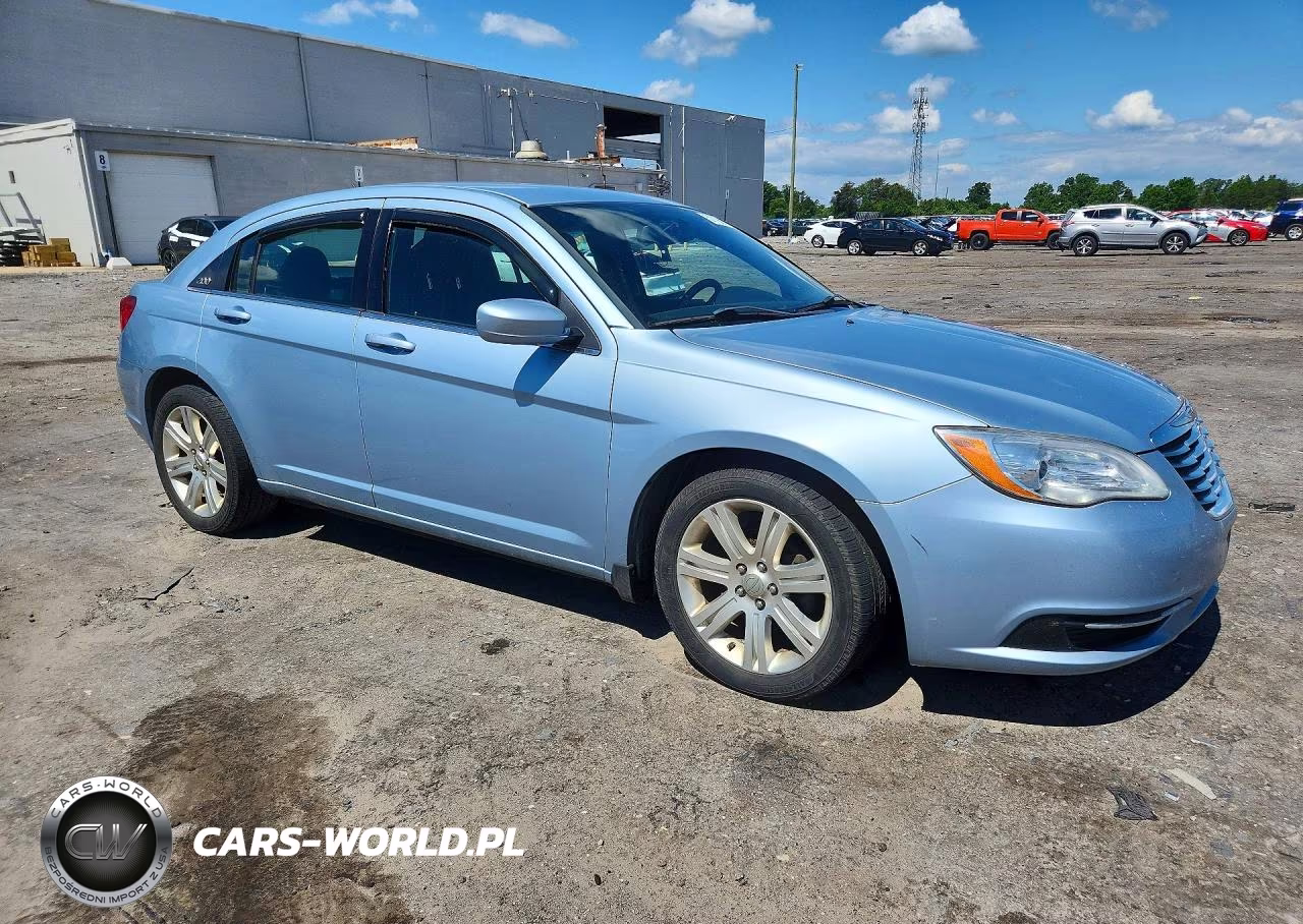 2012 Chrysler 200 Touring VIN:1C3CCBBB4CN267460 - 4