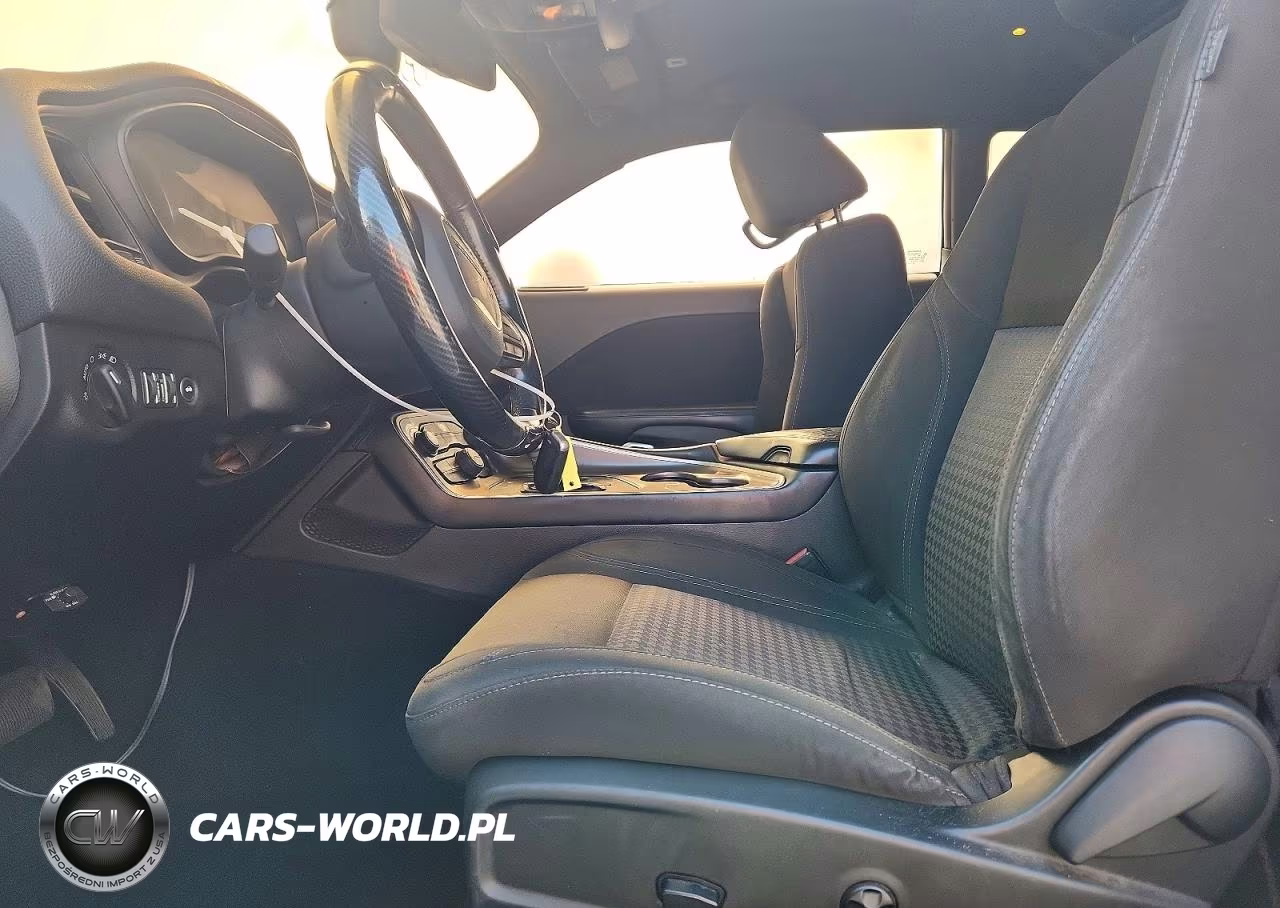 2020 Dodge Challenger Sxt VIN:2C3CDZAG8LH210237 - 7