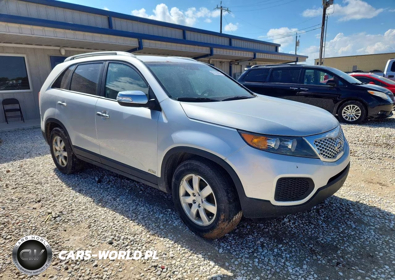 2011 Kia Sorento Lx VIN:5XYKTDA21DG327630 - 4