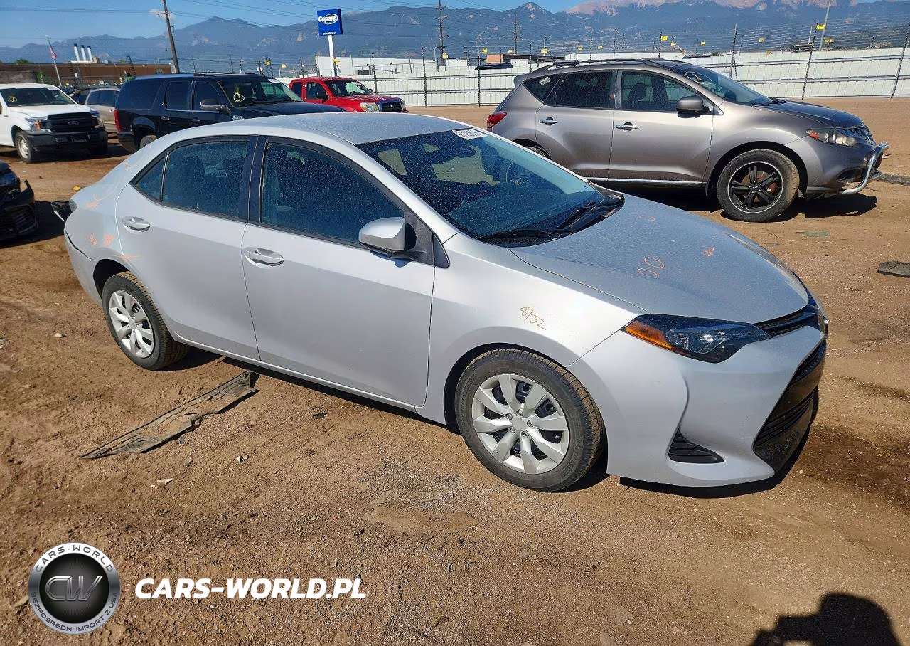 2019 Toyota Corolla Le VIN:2T1BURHE0KC232544 - 4