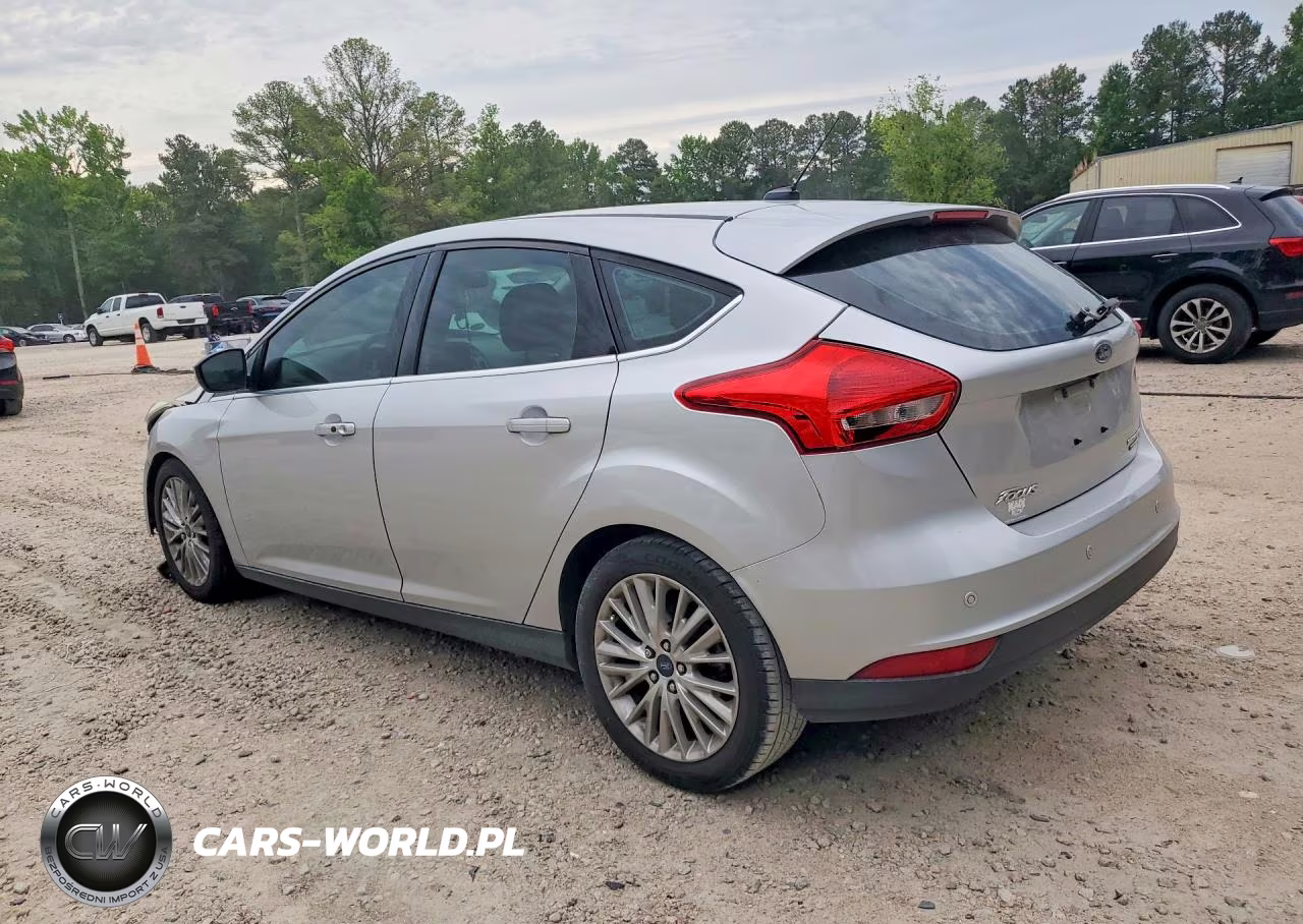 2015 Ford Focus Titanium VIN:1FADP3N28FL248132 - 2