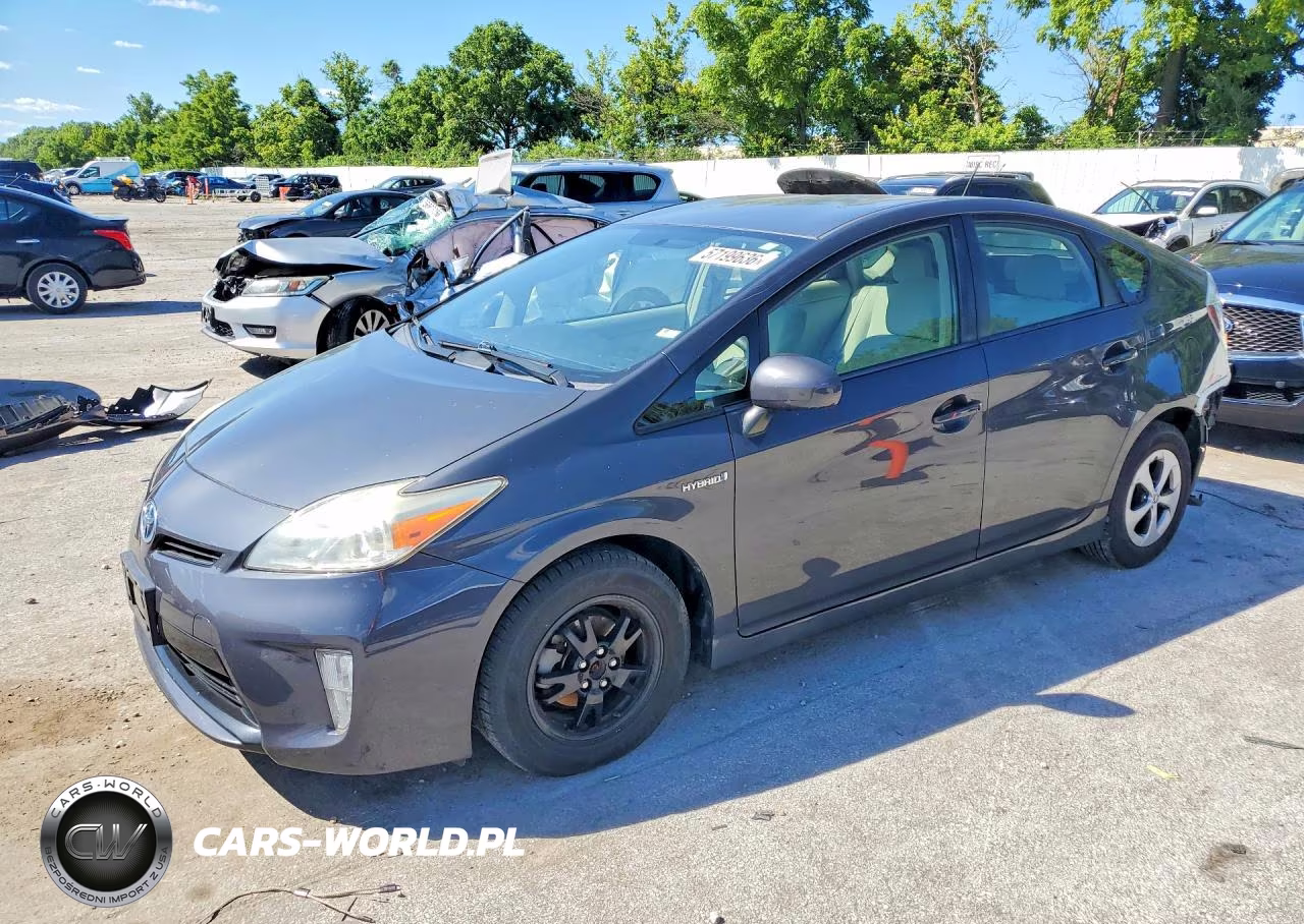 2013 Toyota Prius Two – zdjęcie 1 z 12