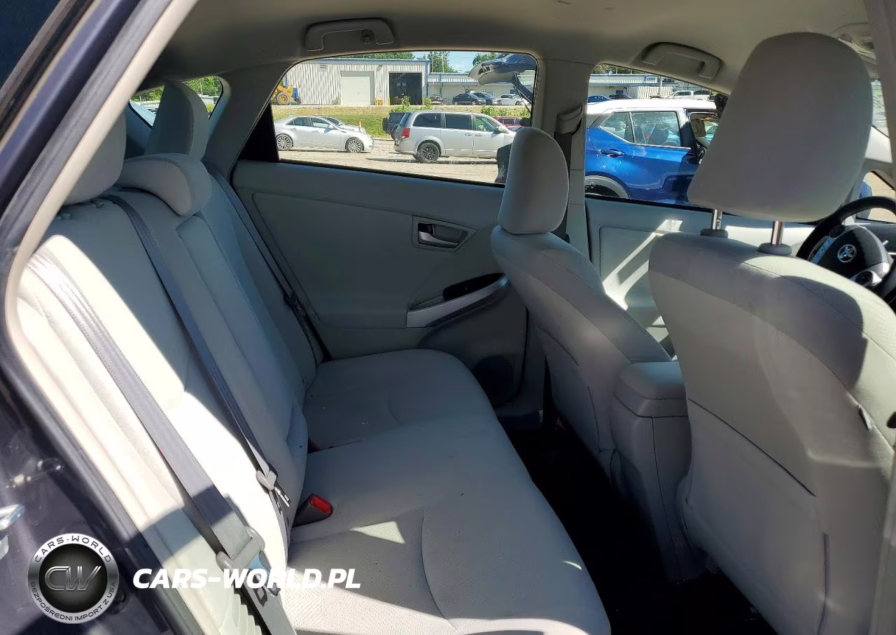 2013 Toyota Prius Two VIN:JTDKN3DUXD5568421 - 10