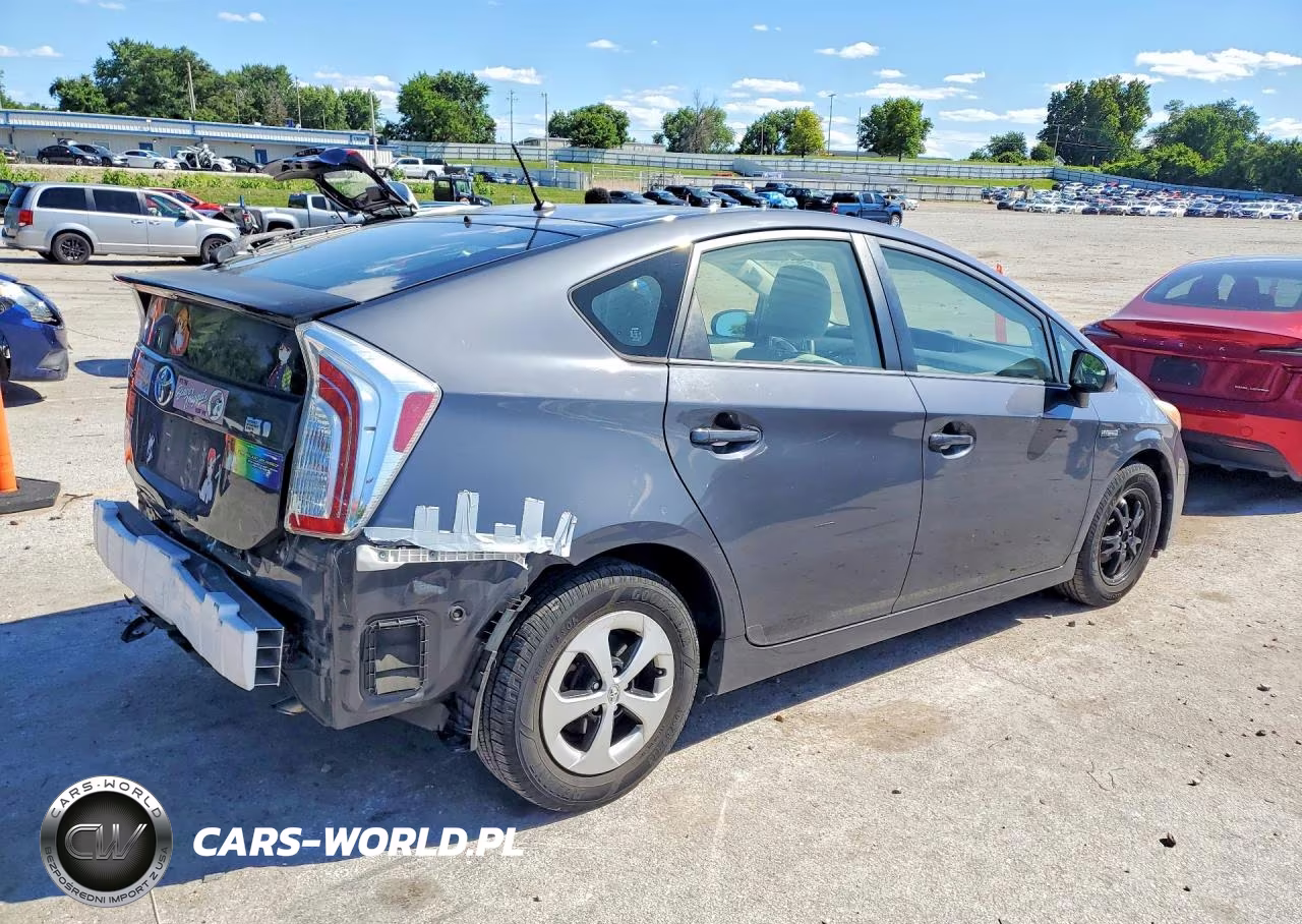 2013 Toyota Prius Two VIN:JTDKN3DUXD5568421 - 3