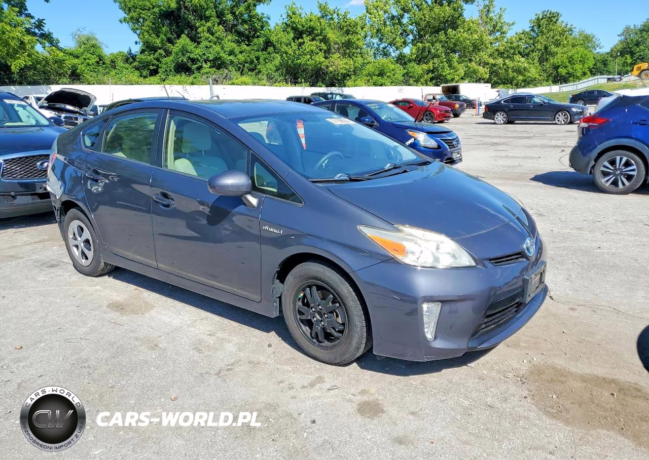 2013 Toyota Prius Two VIN:JTDKN3DUXD5568421 - 4