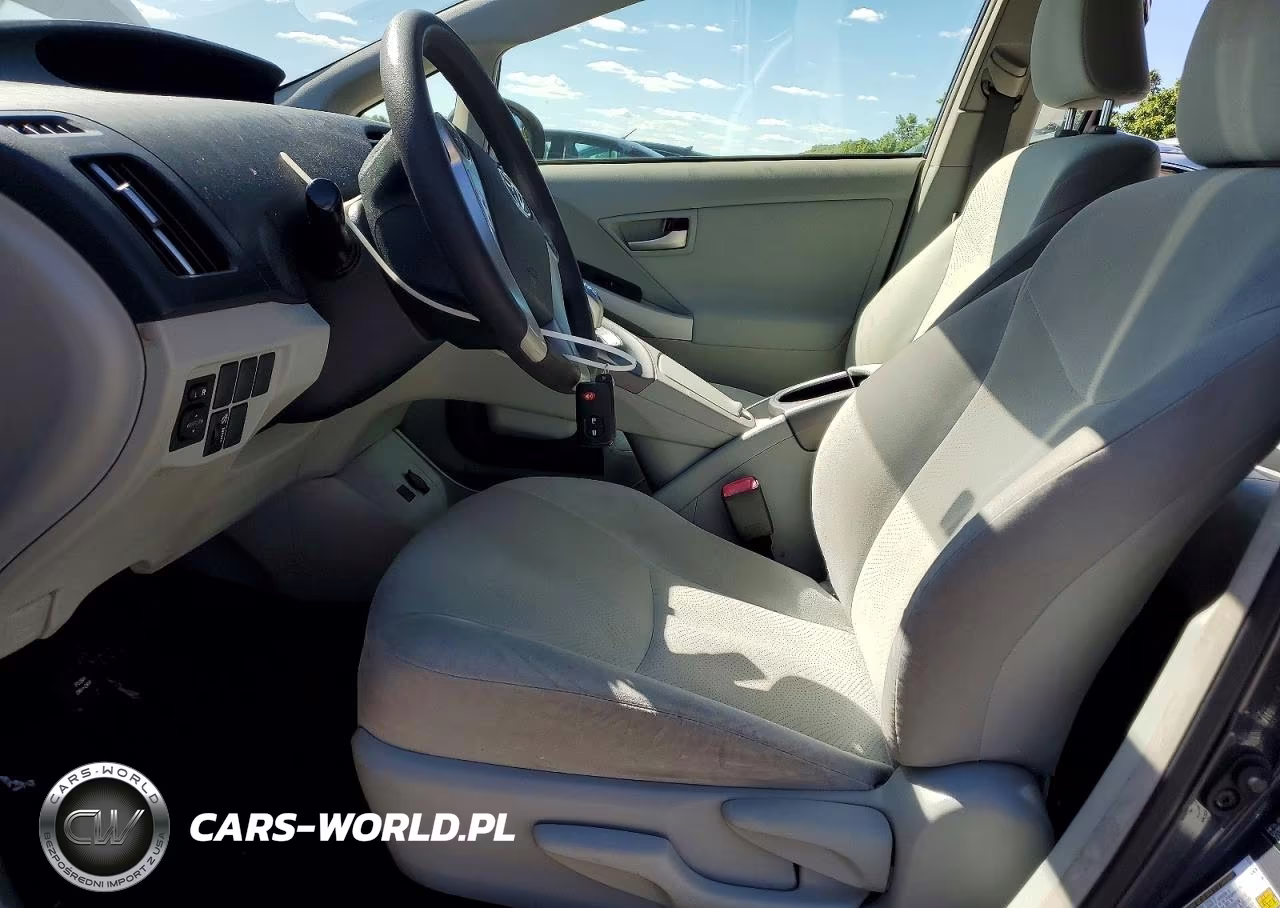 2013 Toyota Prius Two VIN:JTDKN3DUXD5568421 - 7