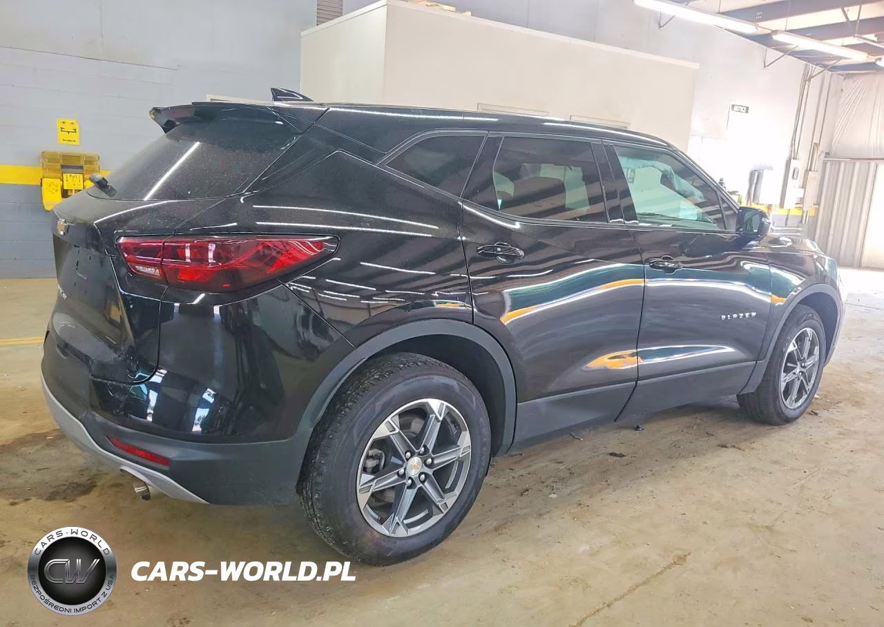 2023 Chevrolet Blazer 1Lt VIN:3GNKBHR43PS221979 - 3