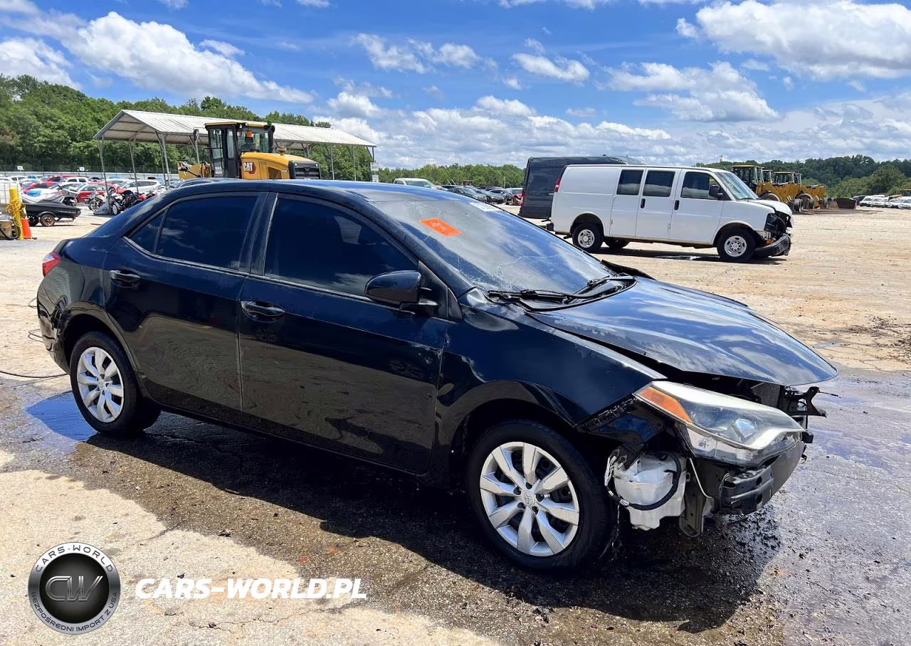 2015 Toyota Corolla Le VIN:5YFBURHE9FP224786 - 4