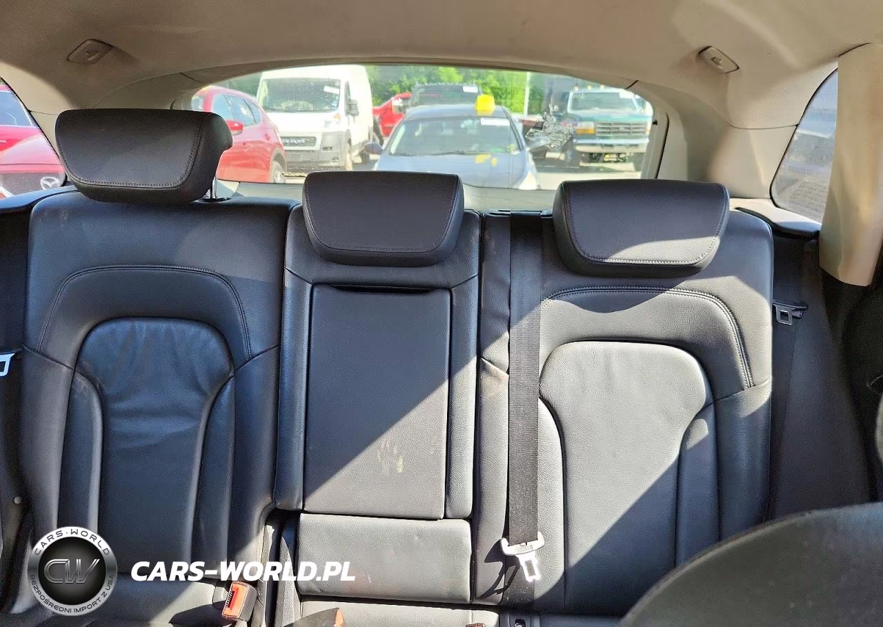 2010 Audi Q5 Premium VIN:WA1CKAFP3AA077792 - 10