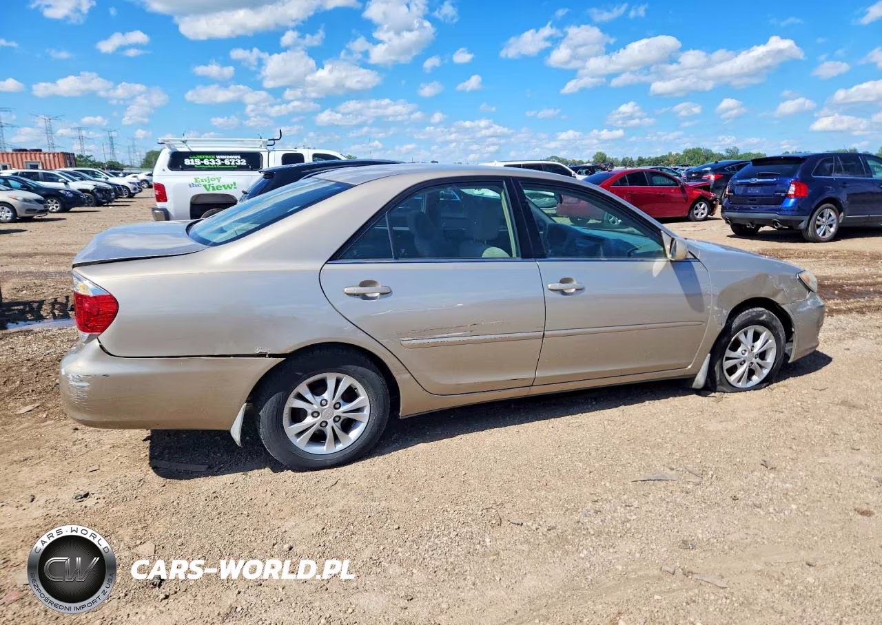 2005 Toyota Camry Le VIN:4T1BE32K85U023452 - 3