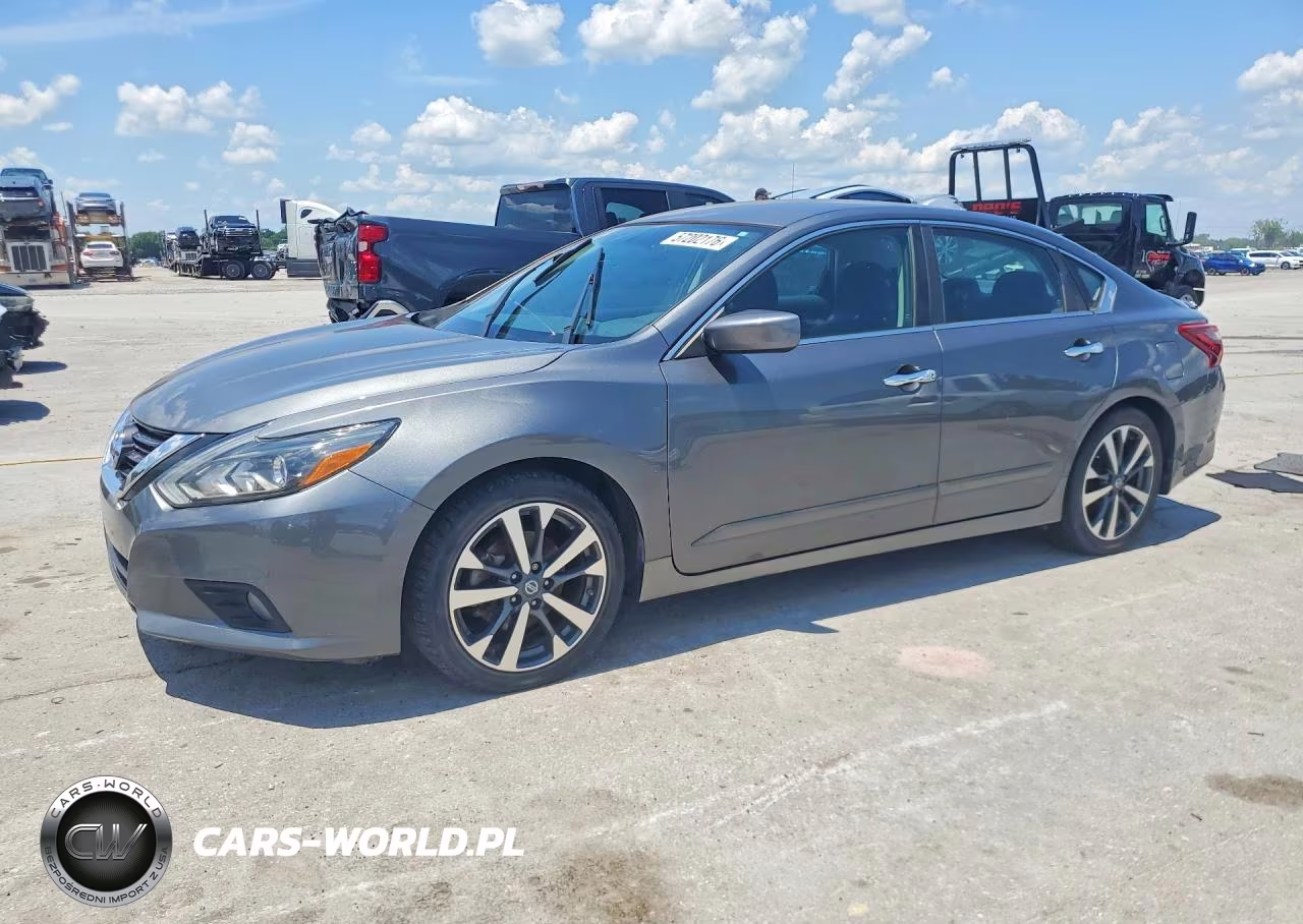 2017 Nissan Altima 2.5 Sr – zdjęcie 1 z 12