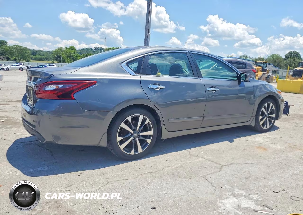 2017 Nissan Altima 2.5 Sr VIN:1N4AL3AP8HC137101 - 3