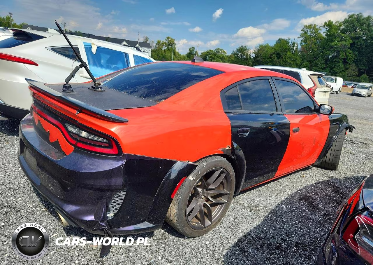 2019 Dodge Charger Scat Pack VIN:2C3CDXGJ4KH558994 - 3