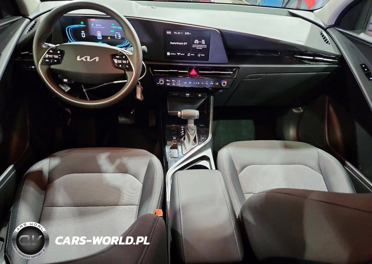 2026 Kia Niro Lx VIN:KNDCP3LE5T5327924 - 8
