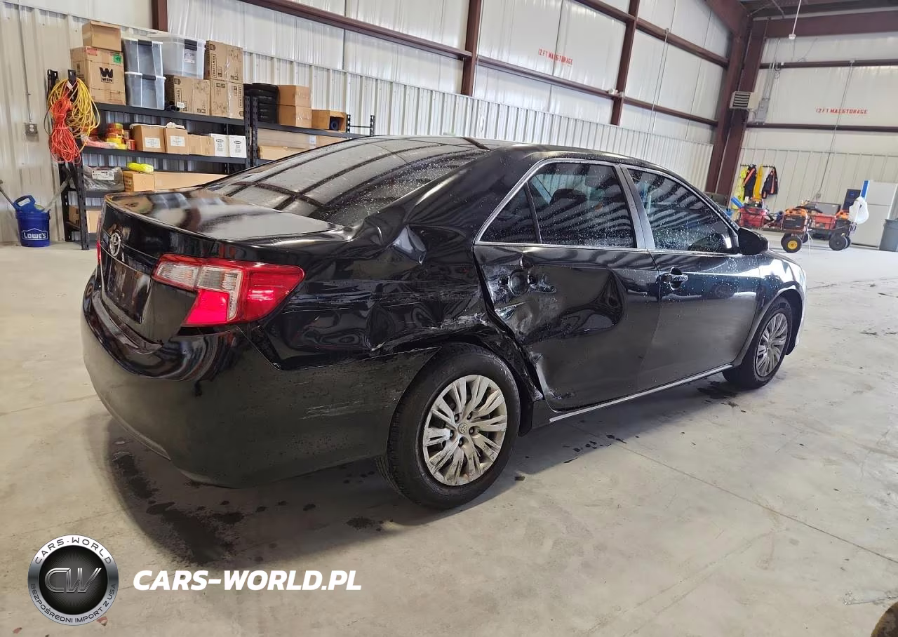 2014 Toyota Camry Le VIN:4T4BF1FK1ER437593 - 3
