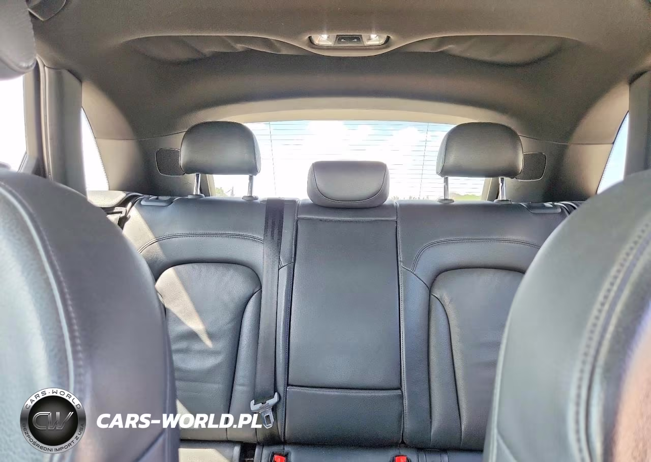 2018 Audi Q3 Premium Plus VIN:WA1HCCFS5JR019168 - 10