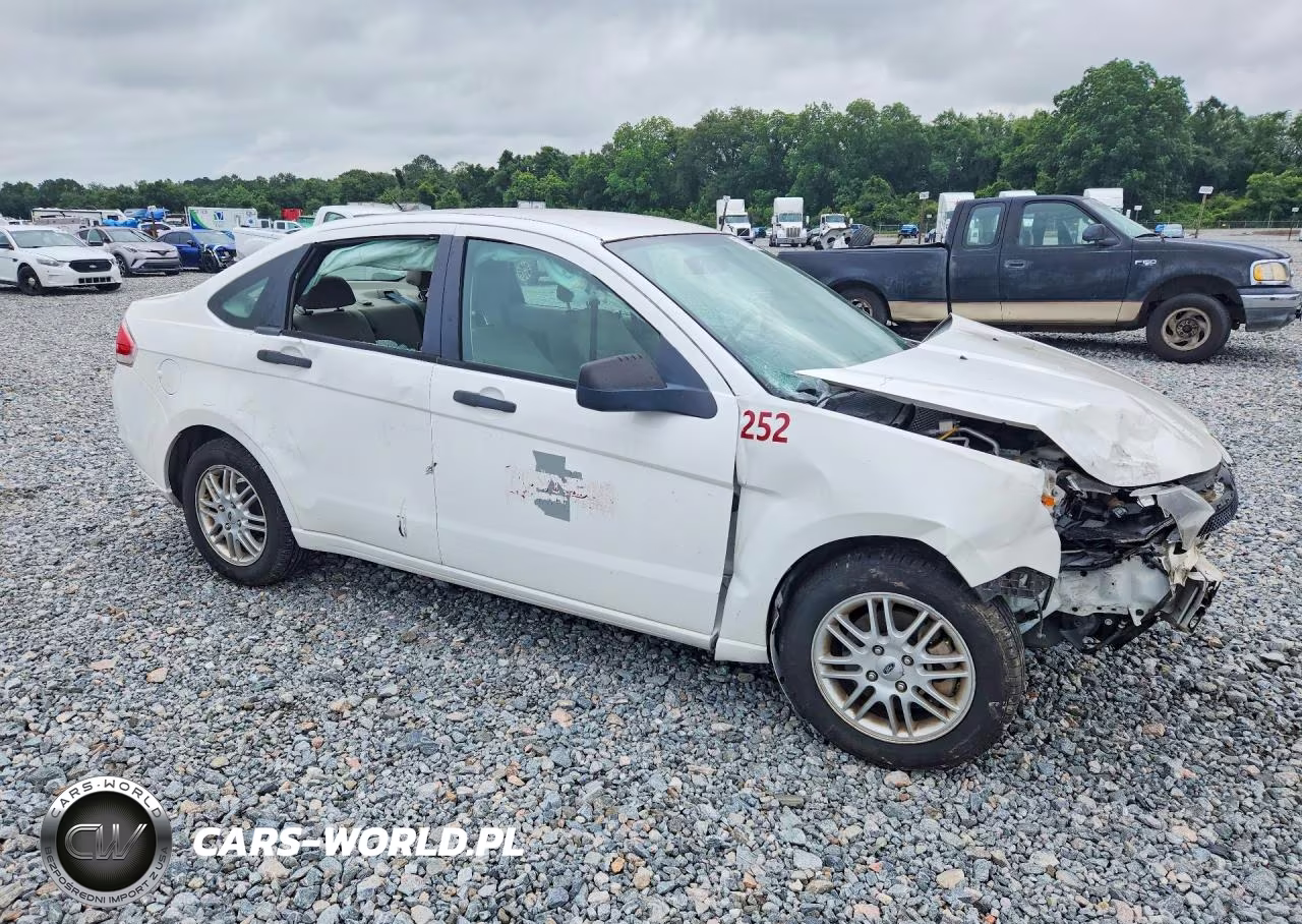 2009 Ford Focus Se VIN:1FAHP35NX9W131893 - 4