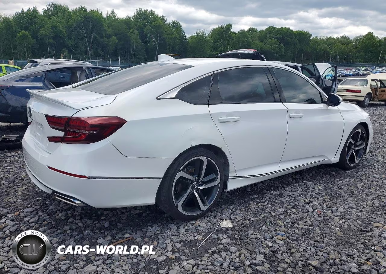 2018 Honda Accord Sport VIN:1HGCV1F35JA085470 - 3
