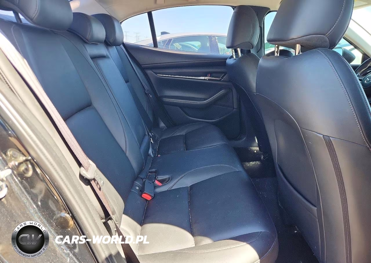 2019 Mazda 3 Preferred Plus VIN:JM1BPACL9K1110686 - 10