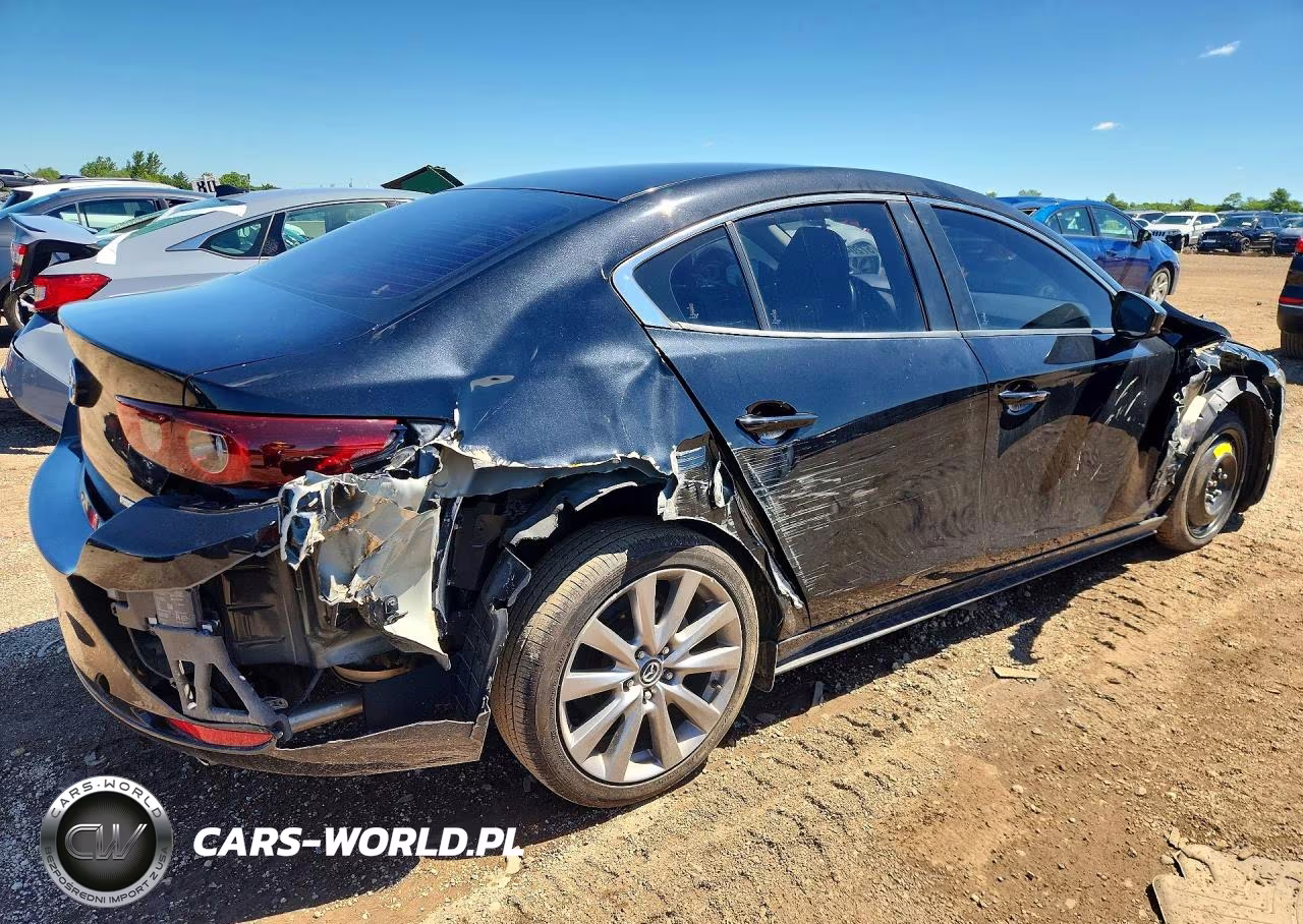 2019 Mazda 3 Preferred Plus VIN:JM1BPACL9K1110686 - 3
