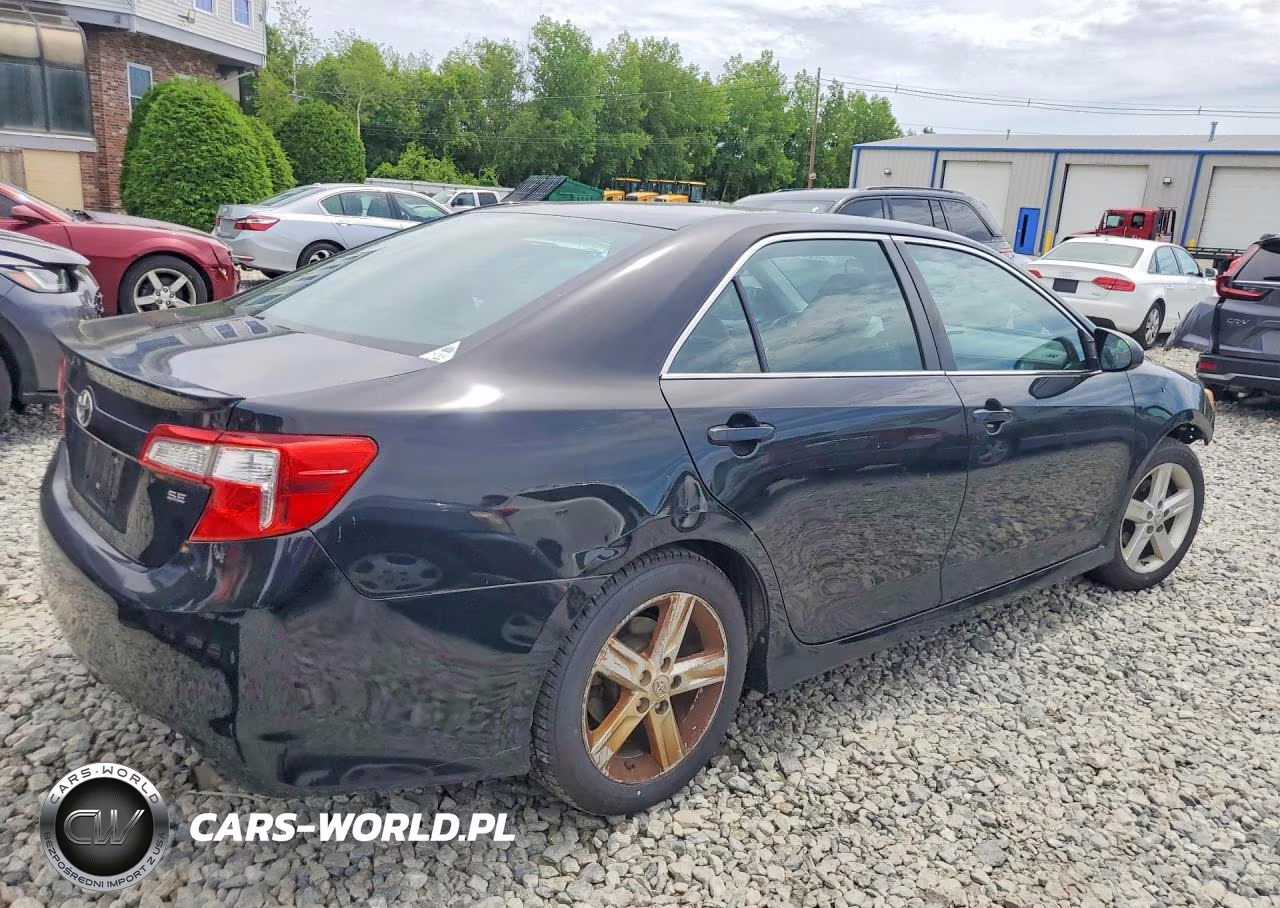 2014 Toyota Camry Se VIN:4T1BF1FKXEU784141 - 3