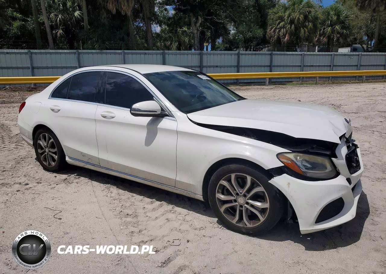 2016 Mercedes-Benz C 300 VIN:55SWF4JB6GU123182 - 4