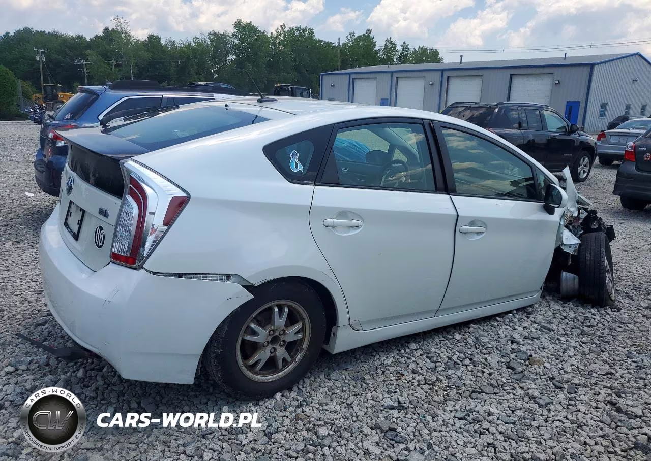 2015 Toyota Prius Three VIN:JTDKN3DU8F0433969 - 3