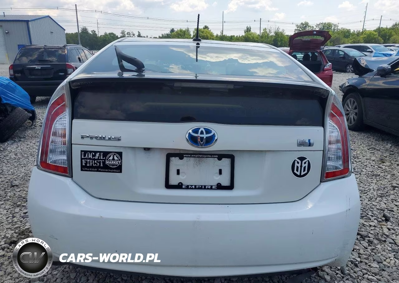 2015 Toyota Prius Three VIN:JTDKN3DU8F0433969 - 6