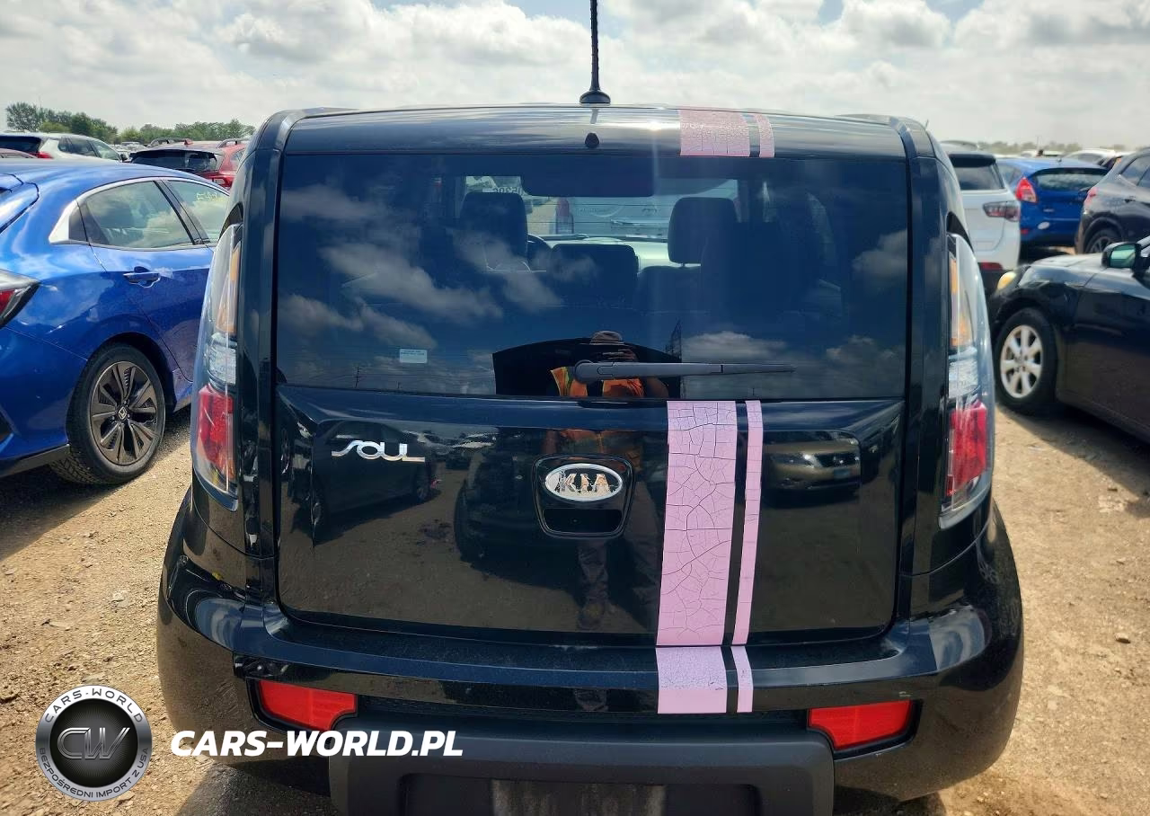 2011 Kia Soul + VIN:KNDJT2A27B7283255 - 6