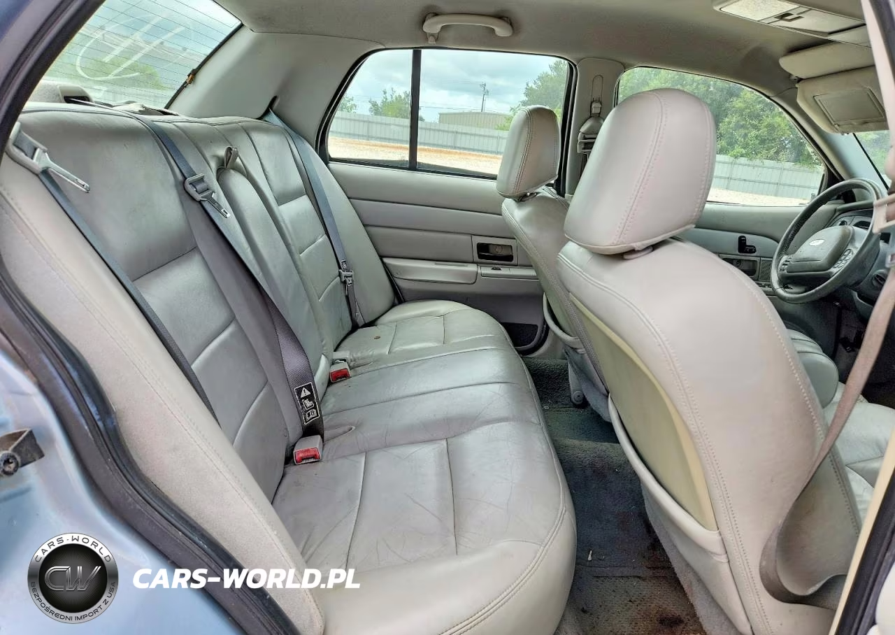 2003 Ford Crown Victoria Lx VIN:2FAFP74W73X130625 - 10